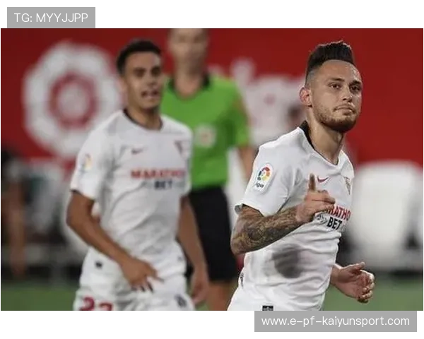 塞维利亚恢复训练中奥坎波斯完成数次高速冲刺引领节奏